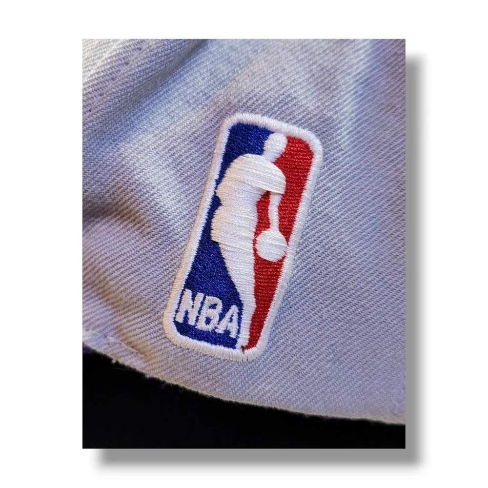 Mitchell & Ness NBA Charlotte Hornets 2 Tone Snapback Hat Cap 100%‎ Wool